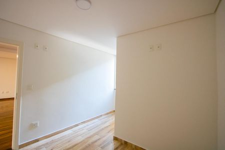 Apartamento à venda com 171m², 3 quartos e 3 vagas Apartamento à venda com 171m², 3 quartos e 3 vagasQuarto 3 - Suíte