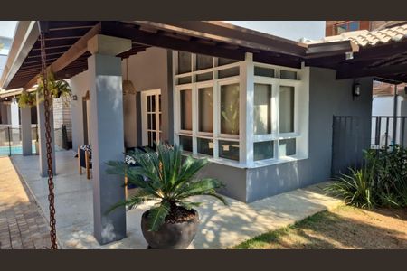 Apartamento à venda com 329m², 4 quartos e 4 vagas Apartamento à venda com 329m², 4 quartos e 4 vagasÁrea Externa