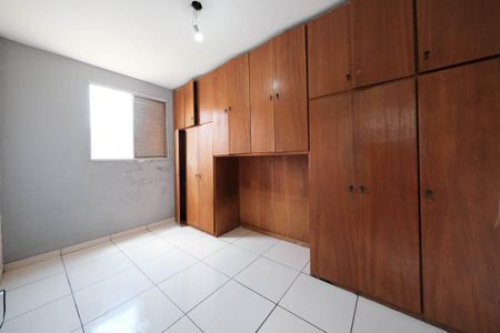 Quarto 2 de apartamento para alugar com 2 quartos, 55m² em Vila Sílvia, São Paulo