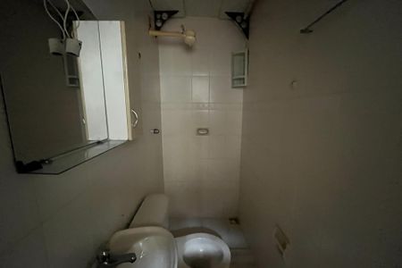 Apartamento à venda com 50m², 2 quartos e 2 vagas Apartamento à venda com 50m², 2 quartos e 2 vagasBanheiro de serviço