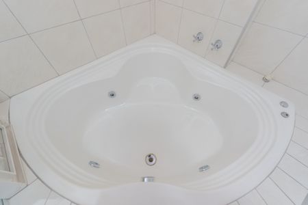 Apartamento à venda com 278m², 3 quartos e 2 vagas Apartamento à venda com 278m², 3 quartos e 2 vagasBanheiro da Suíte 1