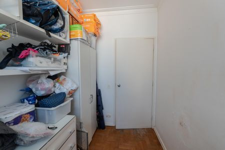 Apartamento à venda com 278m², 3 quartos e 2 vagas Apartamento à venda com 278m², 3 quartos e 2 vagasQuarto de Serviço