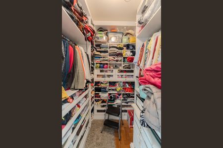 Apartamento à venda com 278m², 3 quartos e 2 vagas Apartamento à venda com 278m², 3 quartos e 2 vagasCloset da suíte 1