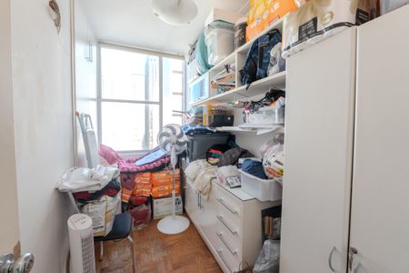 Apartamento à venda com 278m², 3 quartos e 2 vagas Apartamento à venda com 278m², 3 quartos e 2 vagasQuarto de Serviço