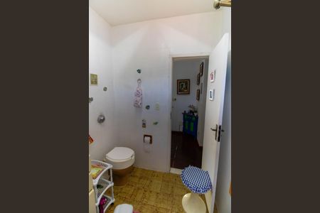 Casa à venda com 360m², 4 quartos e 4 vagasBanheiro 1