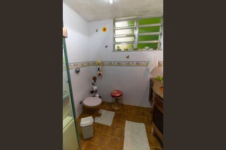 Casa à venda com 360m², 4 quartos e 4 vagasBanheiro 2
