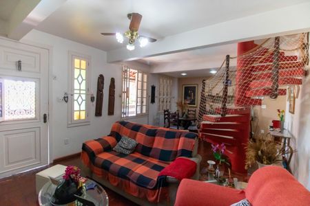 Sala de casa à venda com 4 quartos, 360m² em Maravista, Niterói