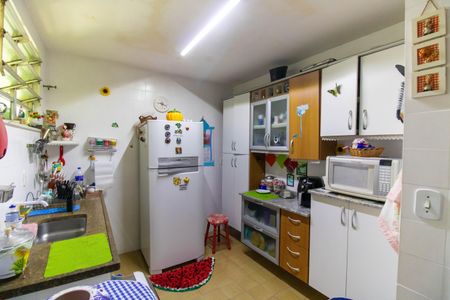 Casa à venda com 360m², 4 quartos e 4 vagasCozinha