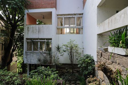 Casa à venda com 350m², 5 quartos e 2 vagas Casa à venda com 350m², 5 quartos e 2 vagasÁrea externa