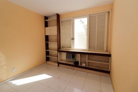 Casa à venda com 350m², 5 quartos e 2 vagas Casa à venda com 350m², 5 quartos e 2 vagasQuarto 2