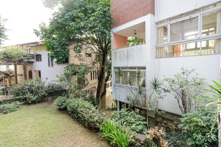 Casa à venda com 350m², 5 quartos e 2 vagas Casa à venda com 350m², 5 quartos e 2 vagasÁrea externa