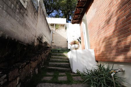 Casa à venda com 350m², 5 quartos e 2 vagas Casa à venda com 350m², 5 quartos e 2 vagasÁrea externa