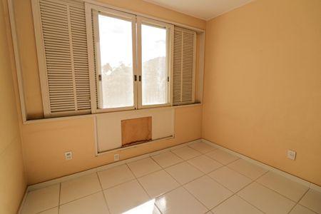 Casa à venda com 350m², 5 quartos e 2 vagas Casa à venda com 350m², 5 quartos e 2 vagasQuarto 3