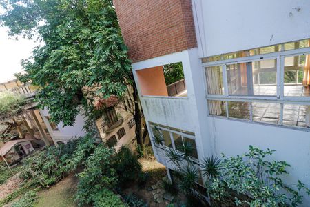 Casa à venda com 350m², 5 quartos e 2 vagas Casa à venda com 350m², 5 quartos e 2 vagasÁrea externa