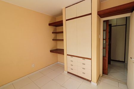 Casa à venda com 350m², 5 quartos e 2 vagas Casa à venda com 350m², 5 quartos e 2 vagasQuarto 3