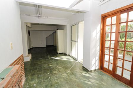 Casa à venda com 350m², 5 quartos e 2 vagas Casa à venda com 350m², 5 quartos e 2 vagasSala 2