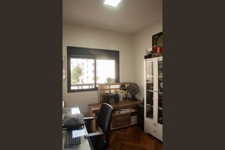 Apartamento à venda com 116m², 4 quartos e 3 vagasEscritório