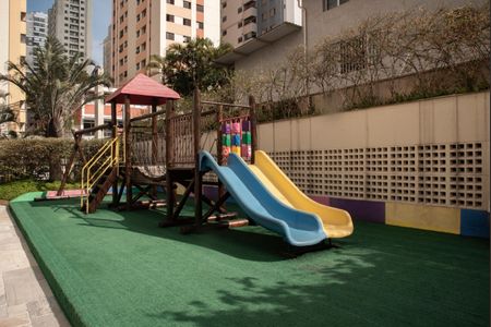 Apartamento à venda com 116m², 4 quartos e 3 vagasÁrea comum - Playground