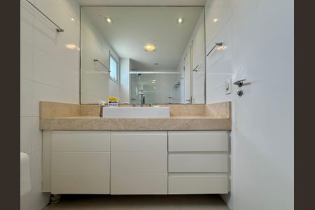 Apartamento à venda com 138m², 2 quartos e 2 vagas Apartamento à venda com 138m², 2 quartos e 2 vagasBanheiro 1 Suíte 2