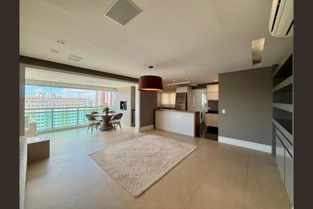 Apartamento à venda com 138m², 2 quartos e 2 vagas Apartamento à venda com 138m², 2 quartos e 2 vagasSala