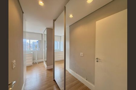 Apartamento à venda com 138m², 2 quartos e 2 vagas Apartamento à venda com 138m², 2 quartos e 2 vagasCloset Suíte 2