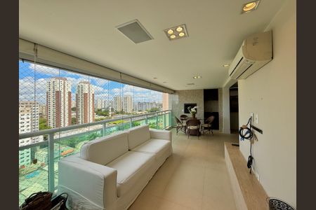 Apartamento à venda com 138m², 2 quartos e 2 vagas Apartamento à venda com 138m², 2 quartos e 2 vagasVaranda
