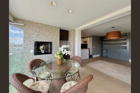 Apartamento à venda com 138m², 2 quartos e 2 vagas Apartamento à venda com 138m², 2 quartos e 2 vagasVaranda