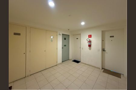 Apartamento à venda com 138m², 2 quartos e 2 vagas Apartamento à venda com 138m², 2 quartos e 2 vagasHall de Serviço Apartamento