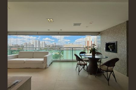 Apartamento à venda com 138m², 2 quartos e 2 vagas Apartamento à venda com 138m², 2 quartos e 2 vagasVaranda