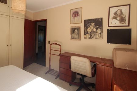 Casa à venda com 640m², 5 quartos e 4 vagas Casa à venda com 640m², 5 quartos e 4 vagasQuarto 1