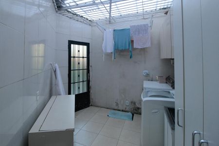 Casa à venda com 640m², 5 quartos e 4 vagas Casa à venda com 640m², 5 quartos e 4 vagasÁrea de Serviço