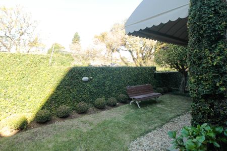 Casa à venda com 640m², 5 quartos e 4 vagas Casa à venda com 640m², 5 quartos e 4 vagasQuintal