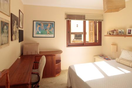 Casa à venda com 640m², 5 quartos e 4 vagas Casa à venda com 640m², 5 quartos e 4 vagasQuarto 1