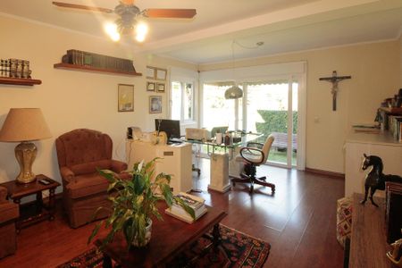 Casa à venda com 640m², 5 quartos e 4 vagas Casa à venda com 640m², 5 quartos e 4 vagasSala 2