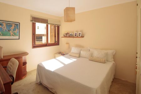 Casa à venda com 640m², 5 quartos e 4 vagas Casa à venda com 640m², 5 quartos e 4 vagasQuarto 1