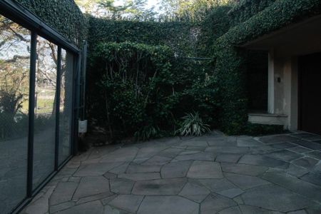 Casa à venda com 640m², 5 quartos e 4 vagas Casa à venda com 640m², 5 quartos e 4 vagasGaragem