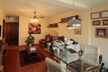 Casa à venda com 640m², 5 quartos e 4 vagas Casa à venda com 640m², 5 quartos e 4 vagasSala 2