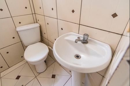 Banheiro  de casa à venda com 1 quarto, 40m² em Vila Suica, Santo André