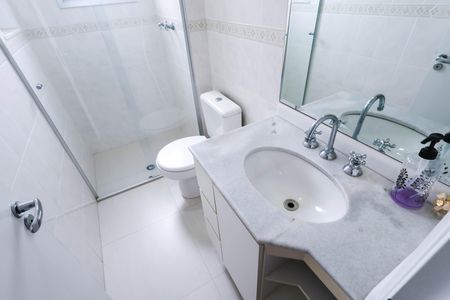 Apartamento à venda com 65m², 2 quartos e 1 vagaBanheiro Social