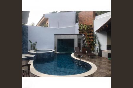 Casa à venda com 3 quartos, 340m² em Chácara Monte Alegre, São Paulo