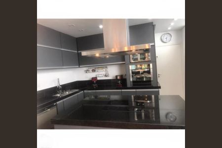Casa à venda com 3 quartos, 340m² em Chácara Monte Alegre, São Paulo