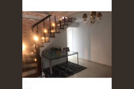 Casa à venda com 3 quartos, 340m² em Chácara Monte Alegre, São Paulo