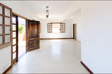 Sala de casa para alugar com 4 quartos, 360m² em Santa Lúcia, Belo Horizonte
