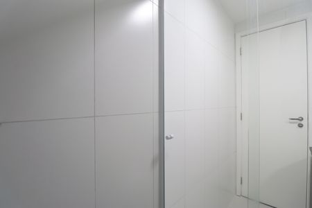 Banheiro de apartamento para alugar com 1 quarto, 32m² em Água Branca, São Paulo
