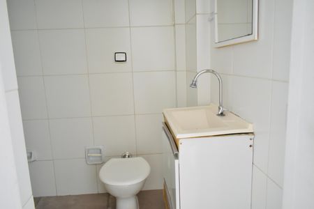 Apartamento à venda com 60m², 2 quartos e sem vaga Apartamento à venda com 60m², 2 quartos e sem vagaBanheiro Social