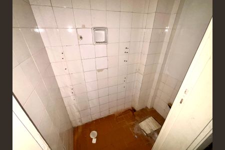 Apartamento à venda com 60m², 2 quartos e sem vaga Apartamento à venda com 60m², 2 quartos e sem vagaBanheiro de serviço