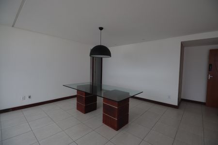 Sala  de apartamento para alugar com 3 quartos, 180m² em Pituba, Salvador