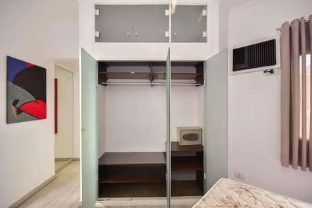 Apartamento à venda com 50m², 1 quarto e 1 vaga Apartamento à venda com 50m², 1 quarto e 1 vagaArmário da Suíte