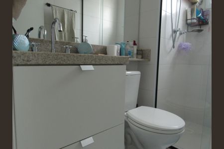Apartamento à venda com 82m², 3 quartos e 2 vagasBanheiro Social