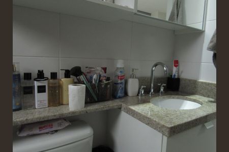 Apartamento à venda com 82m², 3 quartos e 2 vagasBanheiro da Suíte